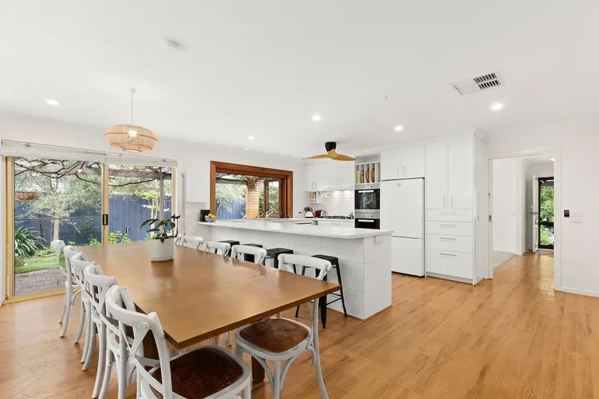 Lonnie Gem - Perfect for two families! - Image 1