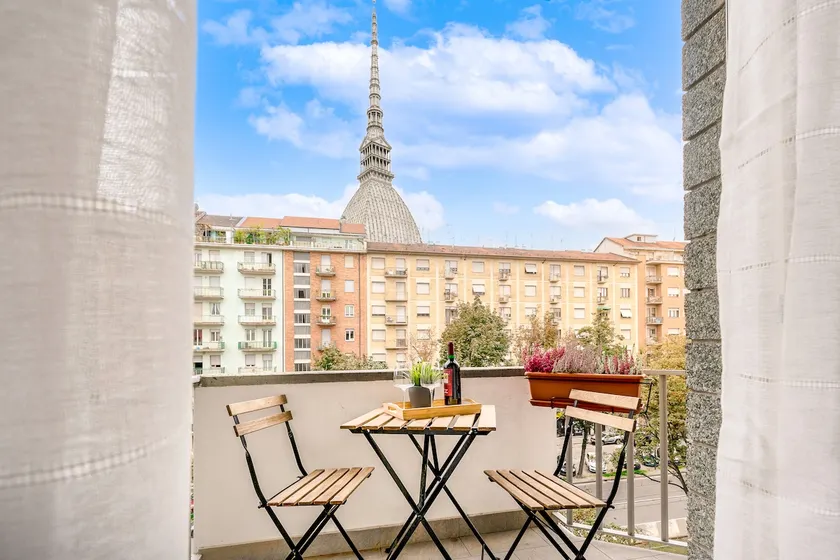 [Mole View - Downtown] Two Suites - Wi-Fi & A/C - Image 1