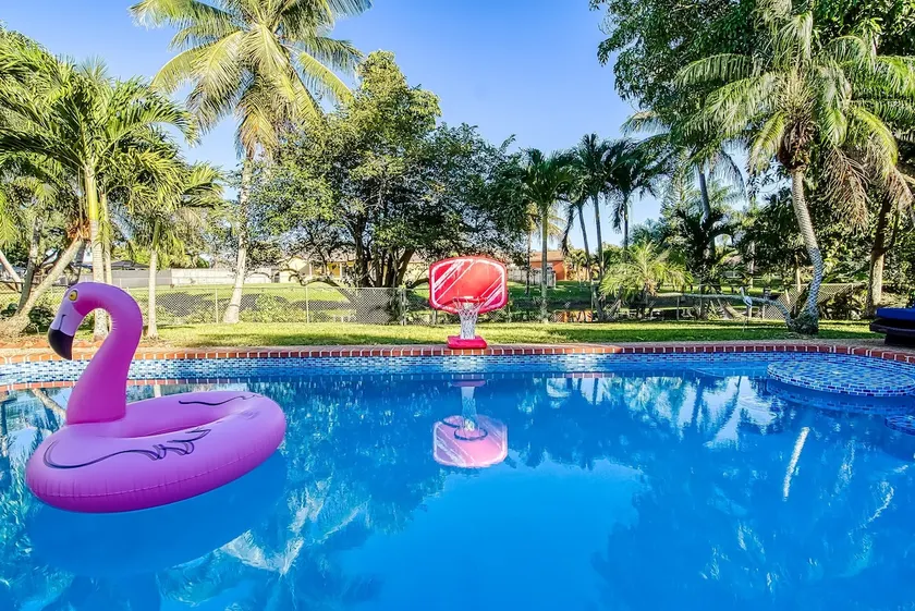 Tropical Oasis with Heated Salt Water Pool & Bar! - Image 1