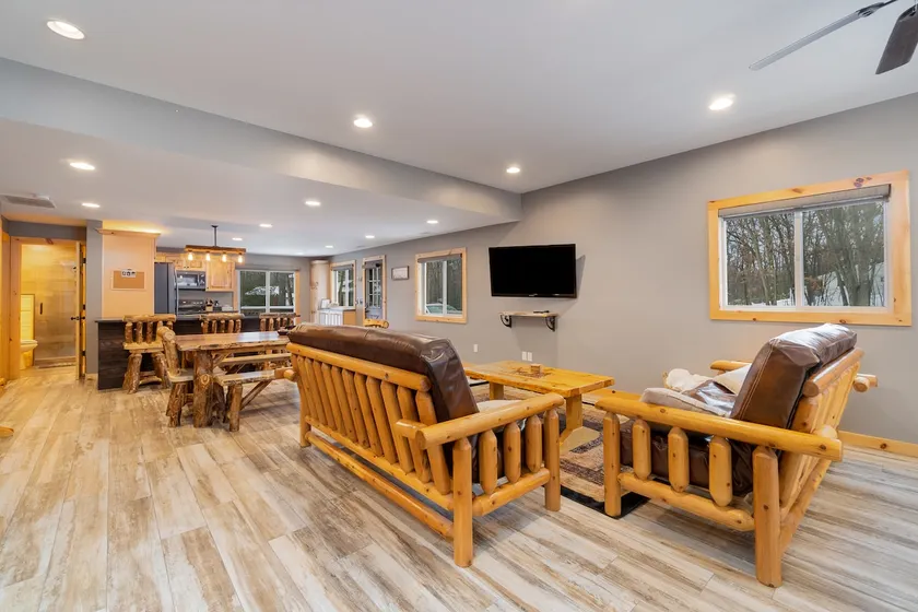 Larkin's Cabin | Cozy Pet & Family Friendly! - Image 1