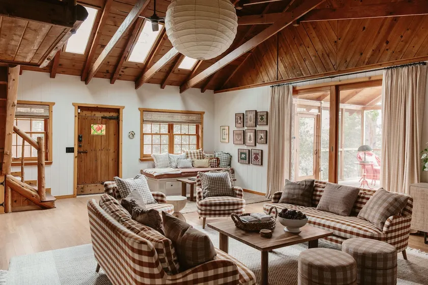 Idyllic Alpine Designer Cabin 100 miles from L.A. - Image 1