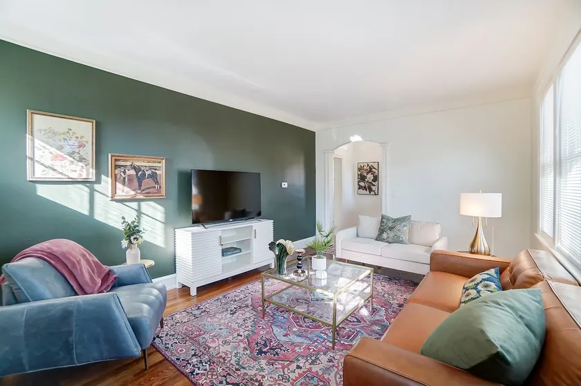 The Charming Cottage-Game Room-King Bed-Grill - Image 1