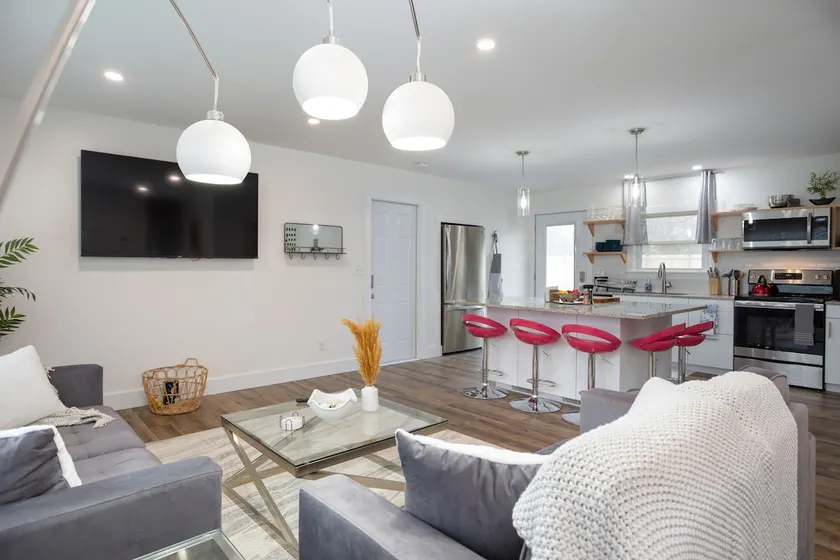 The Fresh on 4th, a beautifully remodeled home in Ontario Ohio. - Image 1