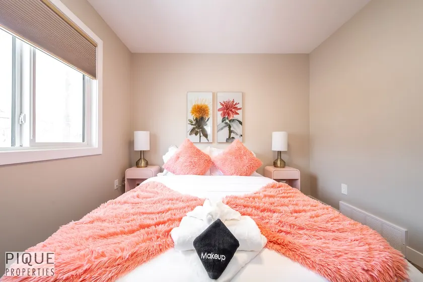 *Euro-Style Suite*Whyte Ave*AC*NFLX*Clean-Sleeps6! - Image 1