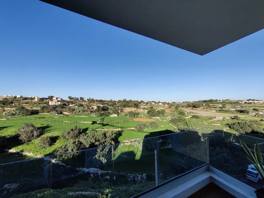 Luxurious 2 bedroom apartment with country view - Image 1