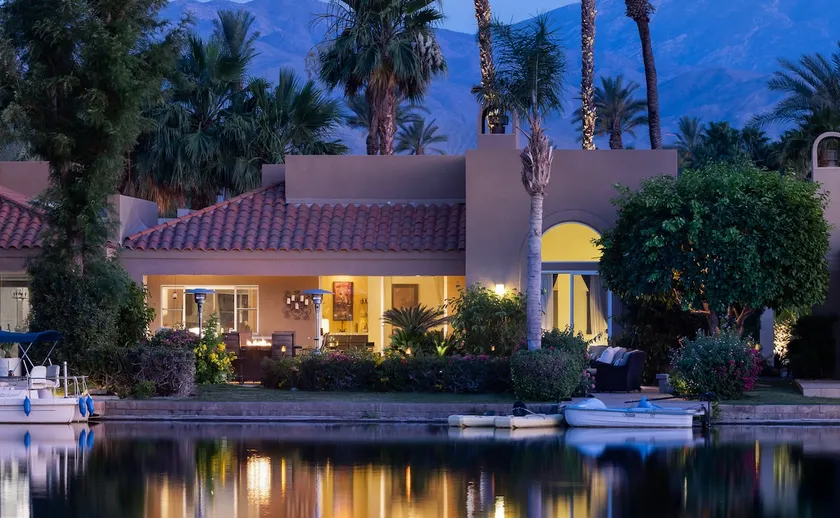 Stunning Mtn View-Lakeside Patio, 5 Star Amenities - Image 1