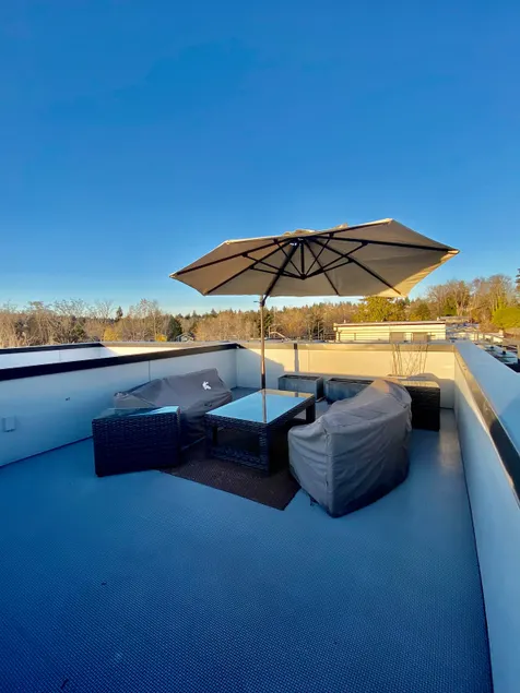 3BR Lux Townhome | Near Hospitals | Rooftop Deck! - Image 1