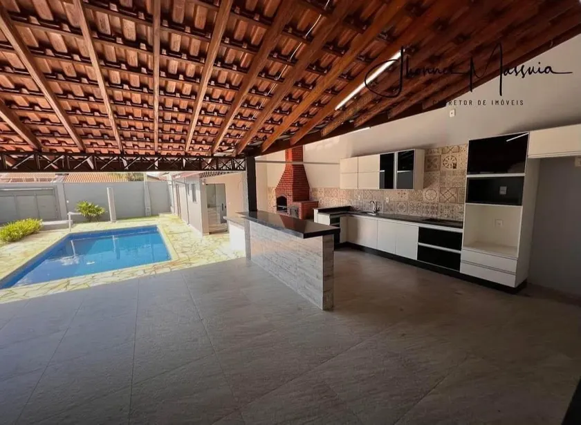 Leisure house with pool and barbecue area - Image 1