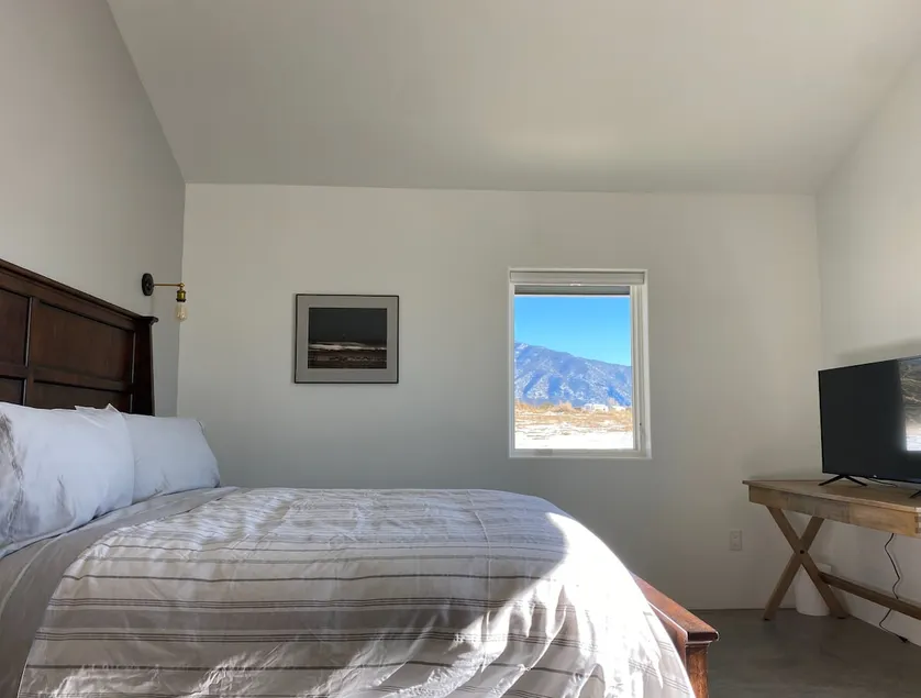 Peaceful Ski Retreat w/ Hot Tub - Image 1