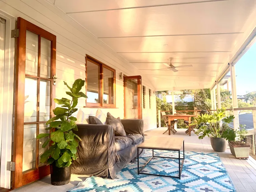 Stunning Yamba Beach House! 3B+ - Image 1