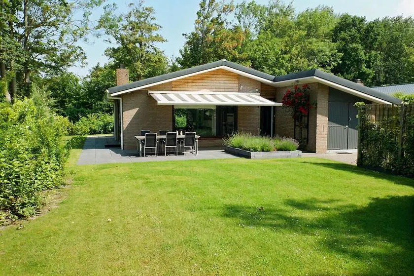 Acththoek 4, quiet location minutes from the beach - Image 1