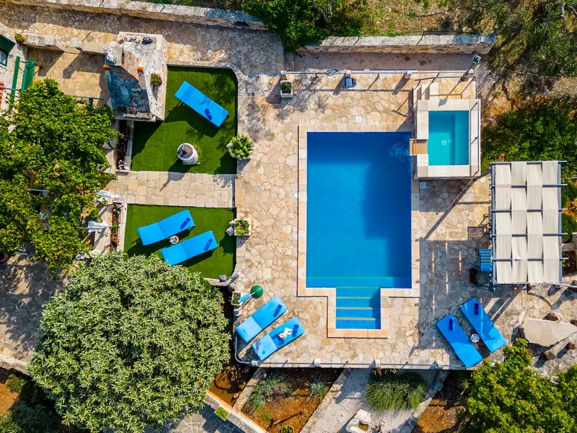 Holiday home for 7 guests, with a pool, golf, countryside by the sea - Image 1