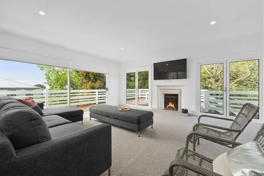 Treetops House Dromana - Image 1