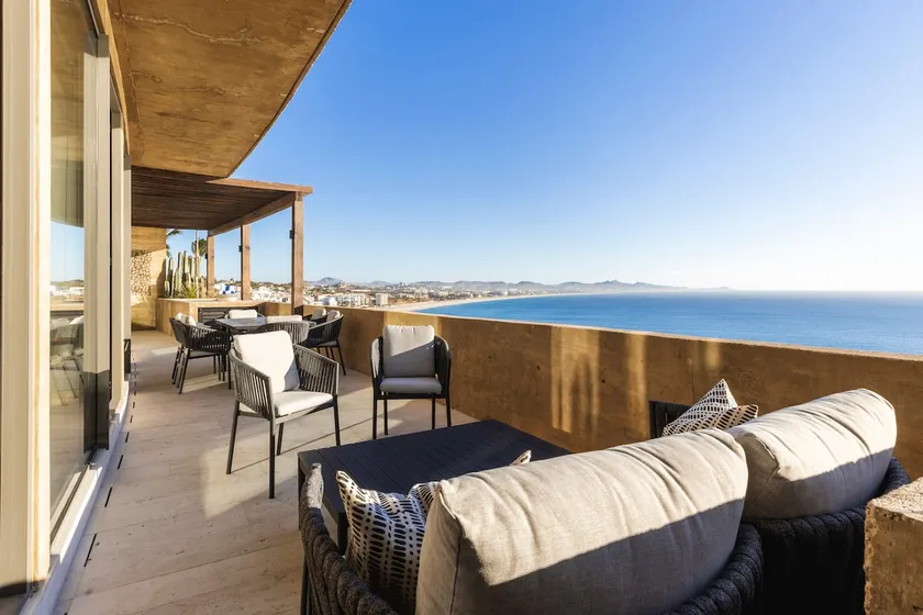 Private Hot Tub - Gym - Infinity Pool - Image 1