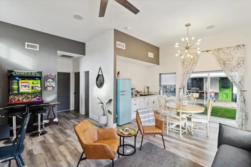 The Gregory: 2 Bed/1 Bath Guesthouse - Image 1