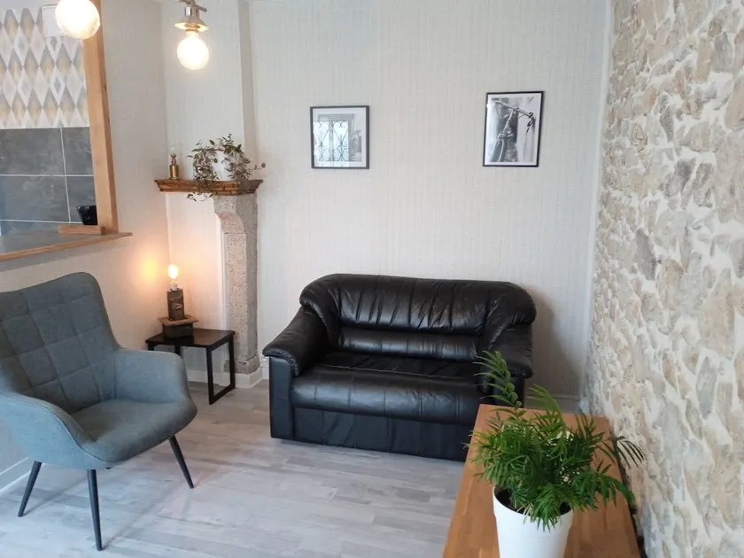 Apartment in a townhouse - Image 1