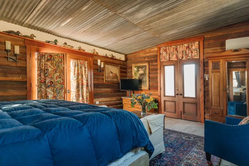 Bunkhouse - Cozy Rustic Retreat - Image 1