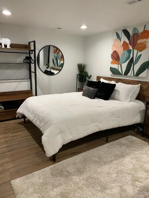 Central Budget friendly 420 abode - Image 1