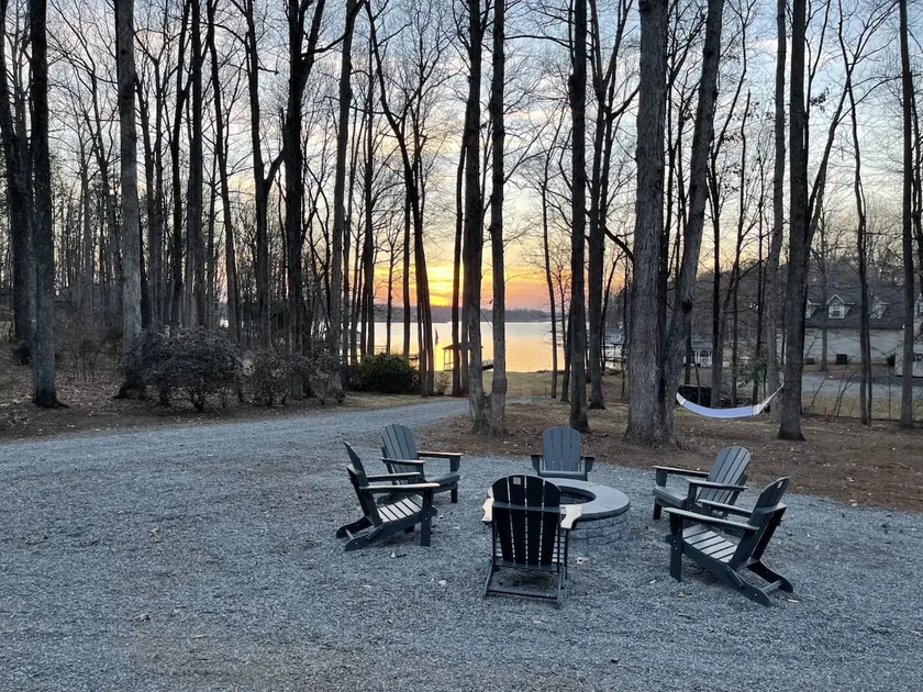 License To Chill - Lakefront/Screened in Porch - Image 1