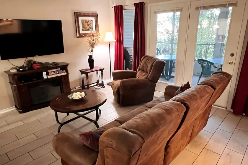 Luxe Haven with Jacuzzi- Near SDC-1 Mi to 76 Strip - Image 1