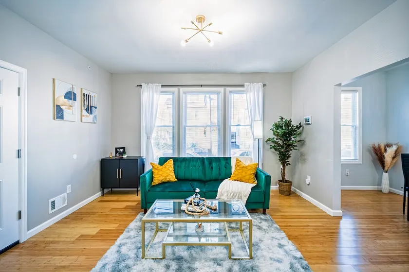 Newark 3-Bedroom Apartment Suite | Nyc ewr - Image 1