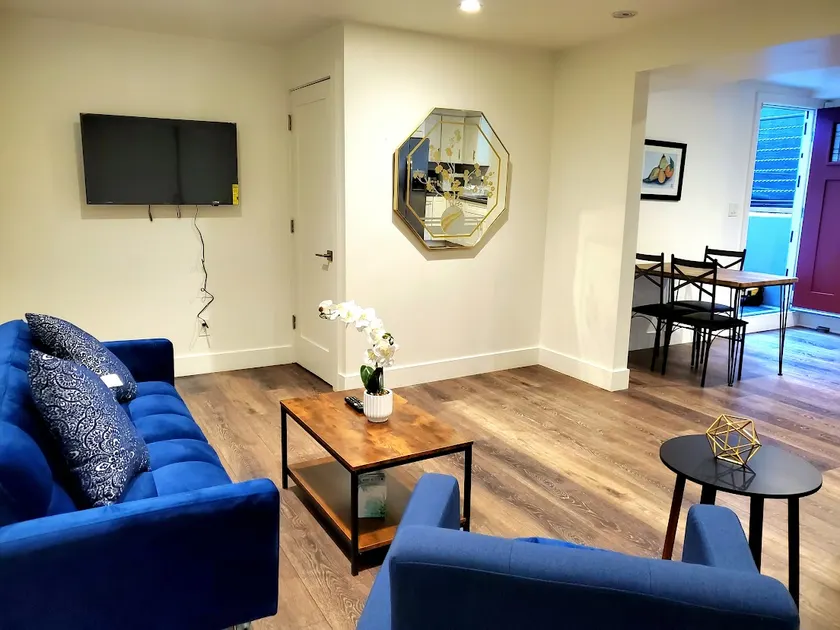G3-Cozy & Modern in Safe & Central area in Oakland - Image 1