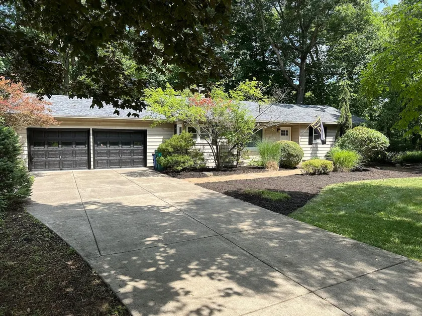 Boiler Bungalow - Entire 3 King Bed home! - Image 1