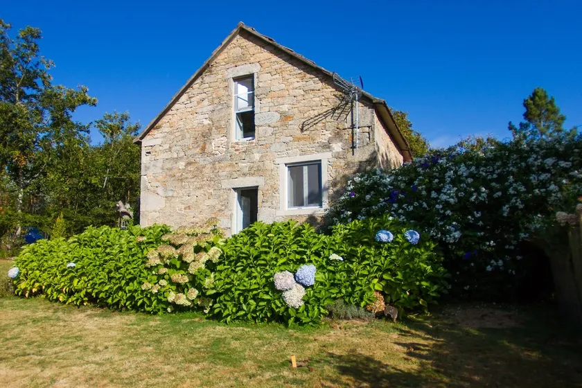 Charming Contemporary Stone Cottage - Image 1
