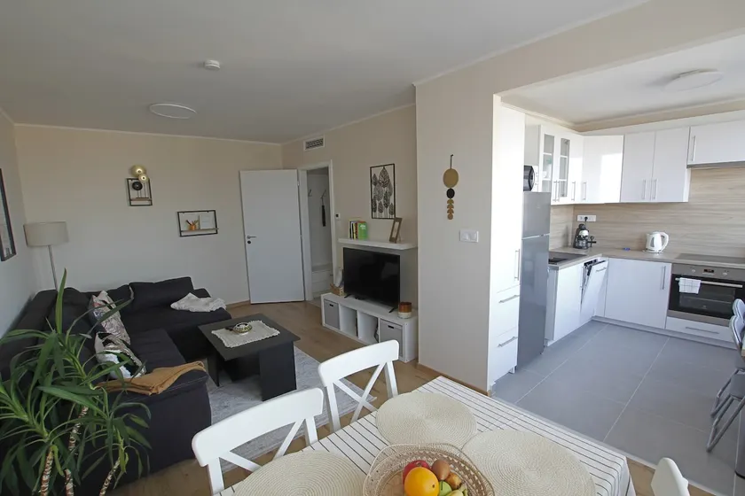 SuperB with incredible view at the best location - Image 1