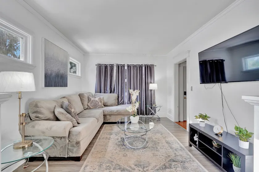 Prime Buffalo Stay Near Stadiums & Downtown - Image 1