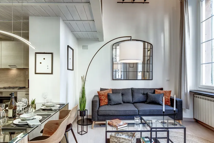 Bright apartment in the heart of Genoa +balcony - Image 1
