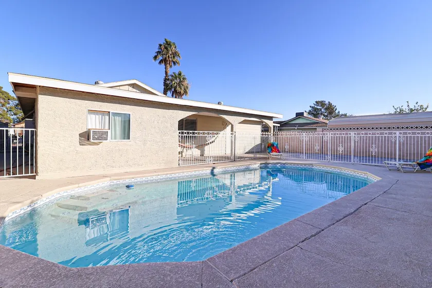 Beautiful home minutes from the Las Vegas strip! - Image 1