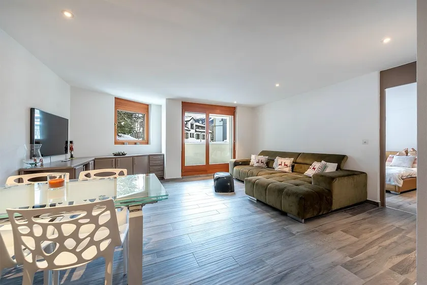 Exclusive, centrally located two-room apartment - Image 1