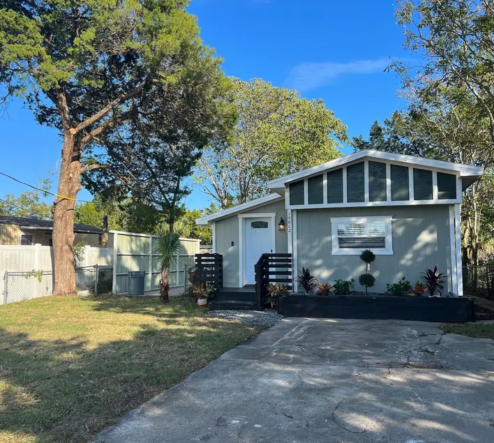 Cozy House With Large Deck - Image 1