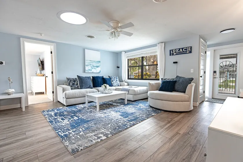 Venice Ocean Oasis - Image 1