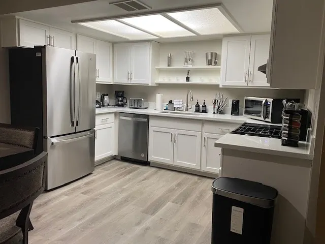 Warm and Cozy Condo in Vegas - Image 1