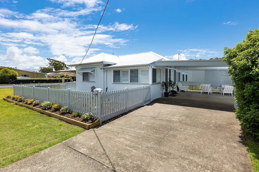 Tuncurry Cottage - Image 1