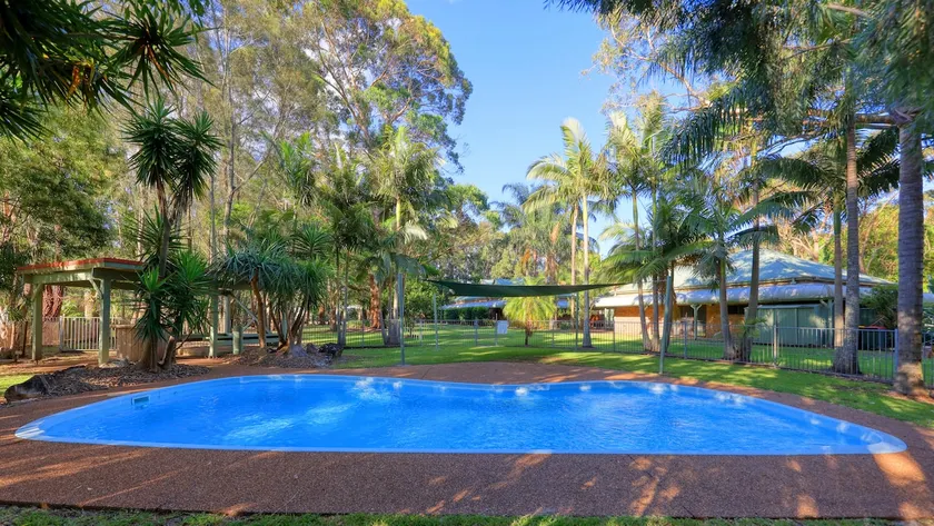 Bays Holiday House - Image 1