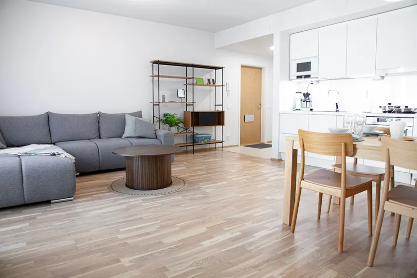 Modern Sauna Suite & Tripla mall – 2 min to Train - Image 1