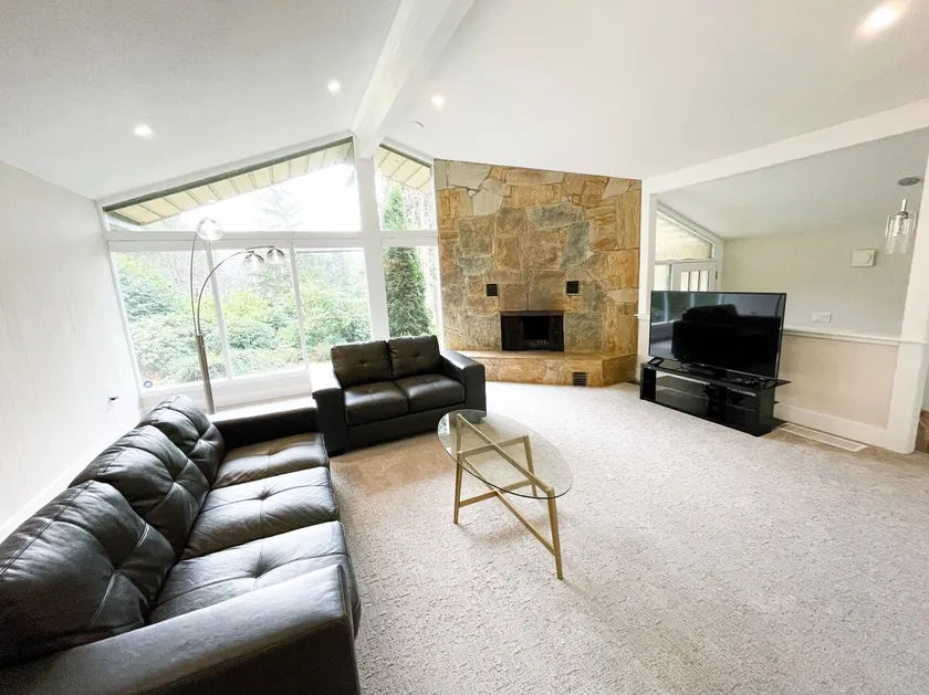 Escape to Spring Gate Estate - Image 1