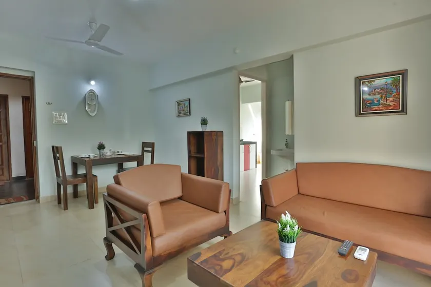Peaceful 1 BHK Flat with Pool - Image 1