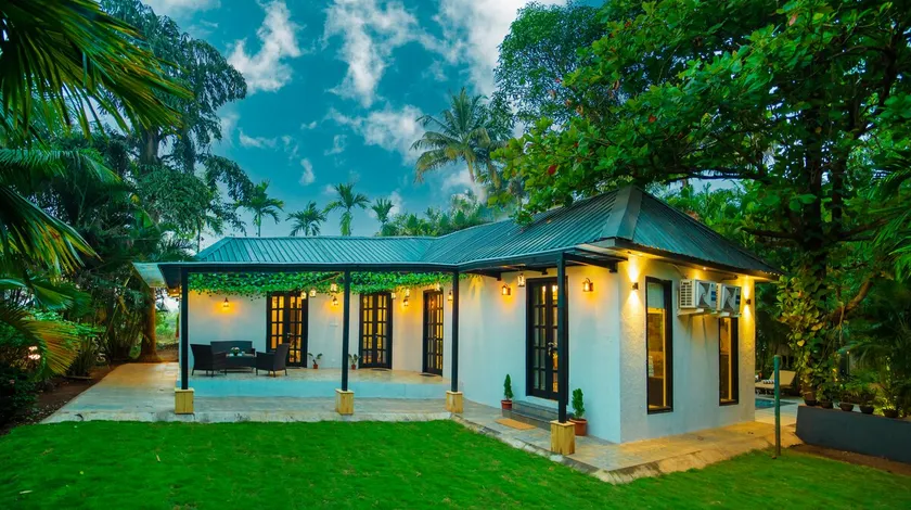 SpicyMangoTarasha | Luxurious Villa In Karjat - Image 1
