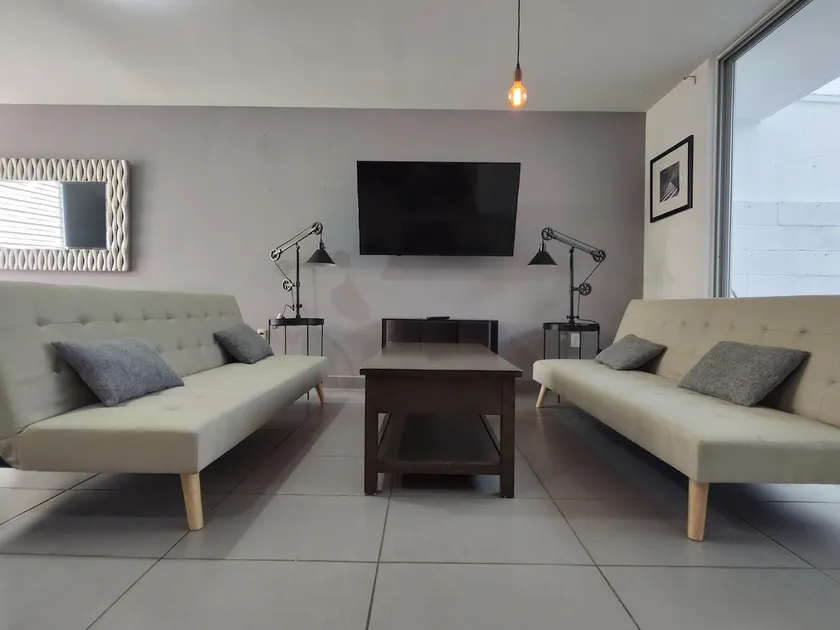 Great Minimalist Home 3 pisos/Zona Cibeles con A/C - Image 1