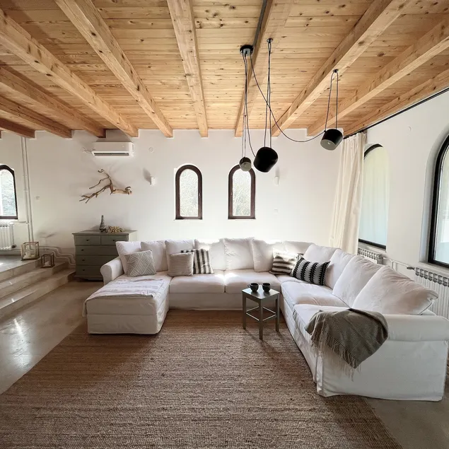 Island House Osljak - Image 1