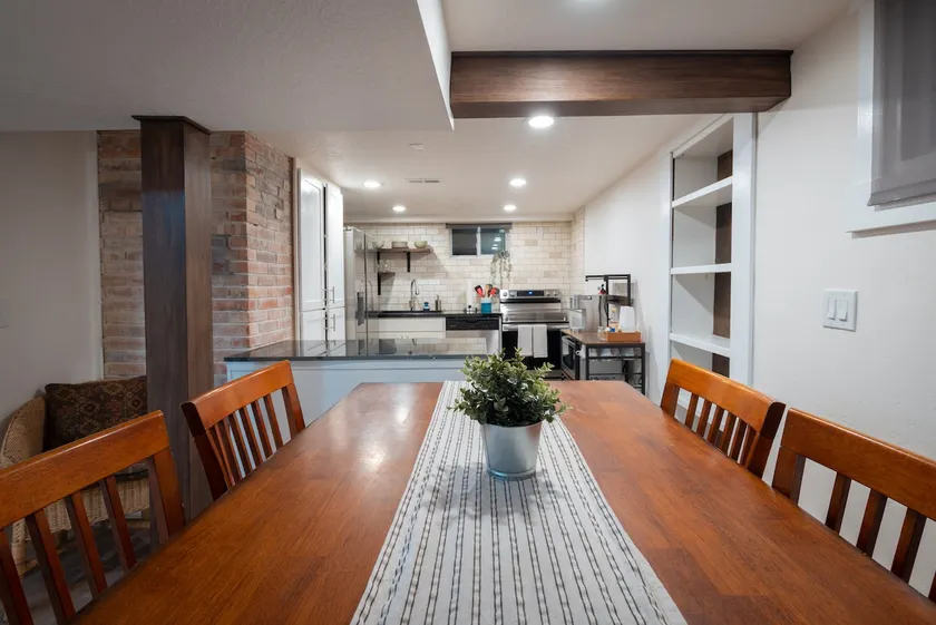SLC Bungalow: Cozy, renovated home w/ in-unit laundry - Image 1