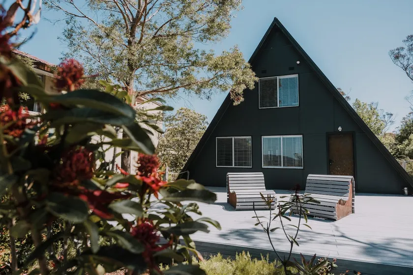 Cliff Haus: A-Frame Cabin, Katoomba Blue Mountains - Image 1