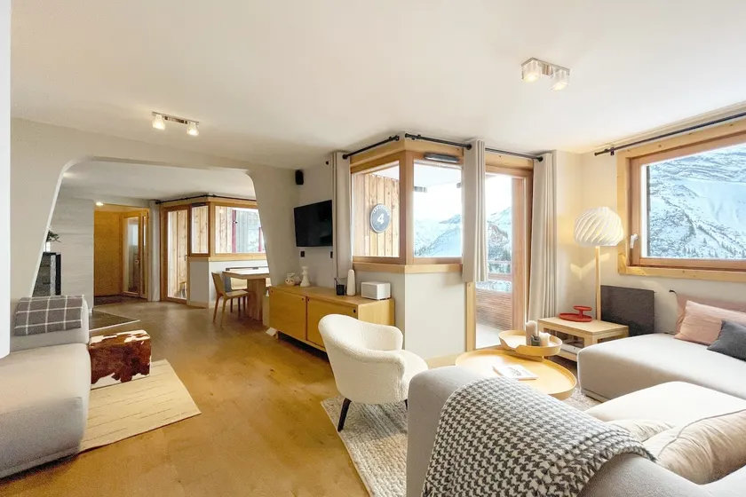 Avoriaz – Panoramic View, Pool, Jacuzzi - Image 1