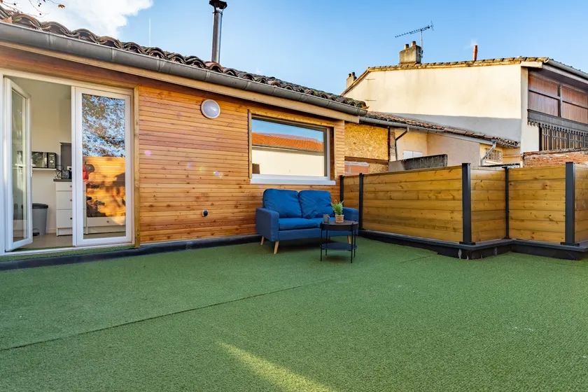 Roof terrace, close to amenities, easy parking - Image 1