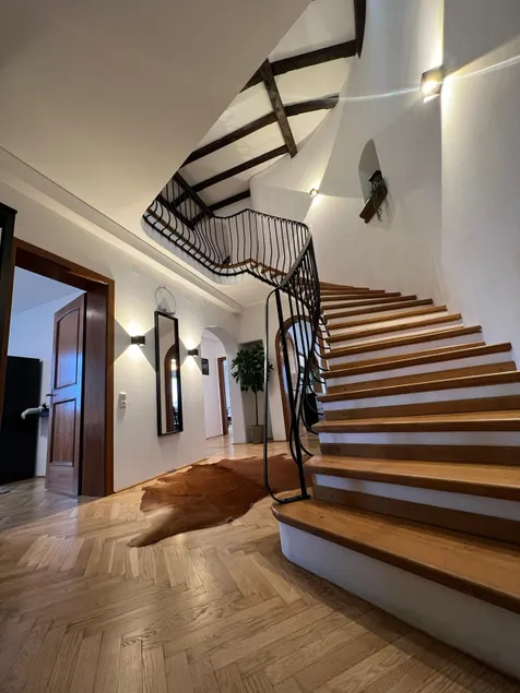 Duplex apartment 220 sqm in Linz. - Image 1