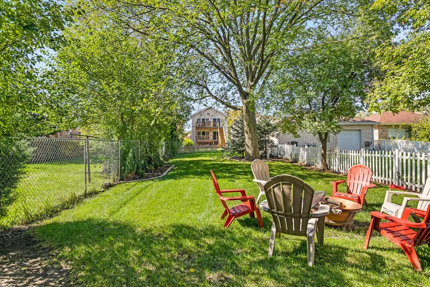 Luxe Duplex - Private Gym -Huge Backyard -Arcade- King Beds - Garage-EV Charger - Image 1
